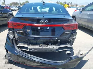 2021 Kia Forte GT-Line with VIN 3KPF34AD2ME272864, listed as a IAAI auction lot 41917512 with 62,610 mi miles. Bid and sale history available at carsss.com. Image 17.