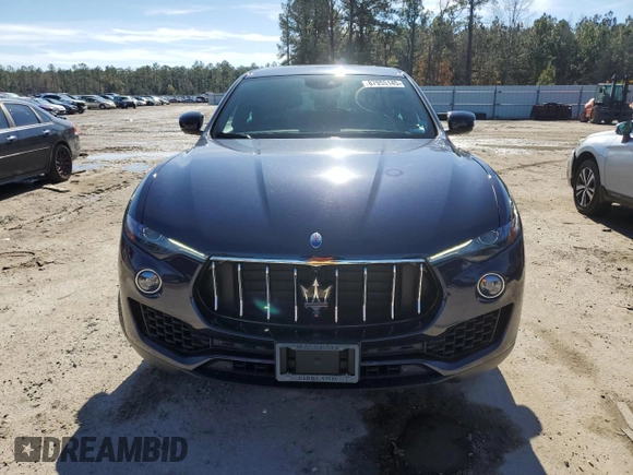 2018 Maserati Levante z VIN ZN661XUA8JX303666, wystawiony jako Copart lot #87986145 z przebiegiem 29 036 mil mil oraz Czysty tytuł • Clean title. Historia ofert i sprzedaży dostępna na DreamBid. Obrazek 5.