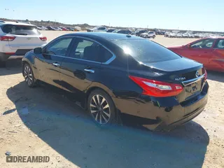 2017 Nissan Altima 2.5 SR with VIN 1N4AL3AP2HC258805, listed as a IAAI auction lot 41576085 with 137,491 mi miles. Bid and sale history available at carsss.com. Image 3.