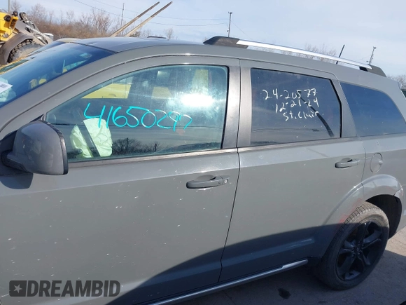 2020 Dodge Journey Crossroad with VIN 3C4PDCGB9LT270198, listed as a IAAI auction lot 41650297 with 95,676 mi miles and . Bid and sale history available at DreamBid. Image 15.