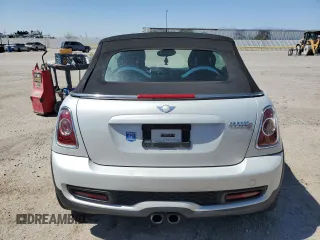 2011 MINI Convertible S with VIN WMWZP3C55BTX84489, listed as a Copart auction lot 57680375 with 86,313 mi miles and Clean title. Bid and sale history available at DreamBid. Image 6.