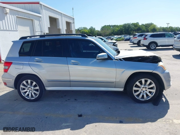 2012 Mercedes-Benz GLK-Class GLK 350 with VIN WDCGG8HB1CF771982, listed as a IAAI auction lot 41958903 with 136,465 mi miles. Bid and sale history available at carsss.com. Image 13.