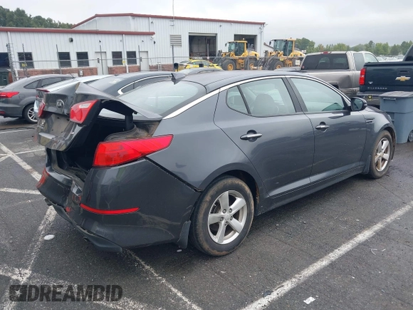 2015 Kia Optima LX z VIN KNAGM4A73F5624101, wystawiony jako IAAI lot #40746046 z przebiegiem 166 468 mil mil oraz . Historia ofert i sprzedaży dostępna na DreamBid. Obrazek 4.