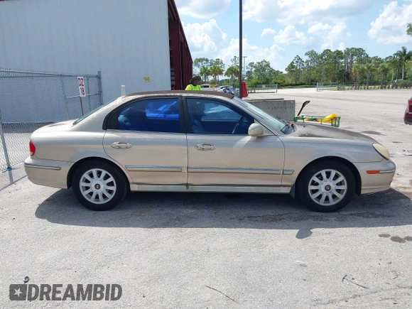 2005 Hyundai Sonata GLS with VIN KMHWF35H65A176380, listed as a IAAI auction lot 41940947 with 84,706 mi miles. Bid and sale history available at carsss.com. Image 13.