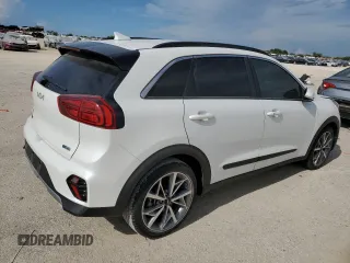 2022 Kia Niro Touring SE with VIN KNDCC3LC8N5532988, listed as a Copart auction lot 68853564 with 13,535 mi miles and Salvage Title. Bid and sale history available at carsss.com. Image 3.