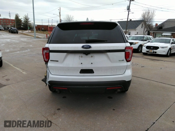 2017 Ford Police Interceptor Utility z VIN 1FM5K8AR4HGD25759, wystawiony jako IAAI lot #41668078 z przebiegiem 100 108 mil mil oraz . Historia ofert i sprzedaży dostępna na DreamBid. Obrazek 16.