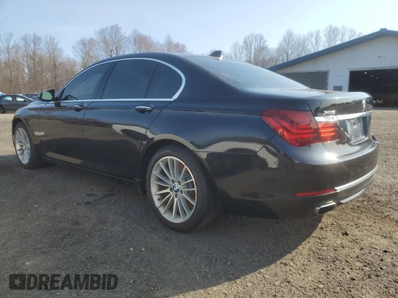 2013 BMW 7 Series 750i xDrive z VIN WBAYB6C52DD224129, wystawiony jako Copart lot #52752605 z przebiegiem 122 275 mil mil oraz Czysty tytuł • Clean title. Historia ofert i sprzedaży dostępna na DreamBid. Obrazek 2.