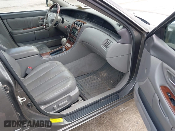 2004 Toyota Avalon XL with VIN 4T1BF28B14U380288, listed as a IAAI auction lot 42228778 with 321,988 mi miles and . Bid and sale history available at carsss.com. Image 5.