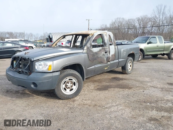 2006 Dodge Dakota ST with VIN 1D7HE22KX6S697744, listed as a IAAI auction lot 41837569 with Not Provided miles and . Bid and sale history available at carsss.com. Image 2.