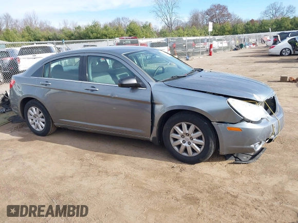 2008 Chrysler Sebring LX z VIN 1C3LC46K38N156346, wystawiony jako IAAI lot #40965609 z przebiegiem Nie podano mil oraz . Historia ofert i sprzedaży dostępna na DreamBid. Obrazek 14.