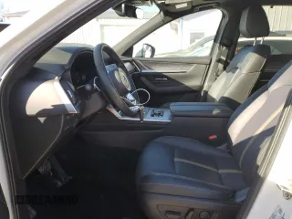 2024 Mazda CX-90 Premium Plus z VIN JM3KKEHAXR1141492, wystawiony jako Copart lot #89282925 z przebiegiem 5 424 mil mil oraz Szkoda całkowita • Salvage title. Historia ofert i sprzedaży dostępna na DreamBid. Obrazek 7.