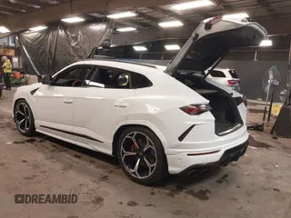 2019 Lamborghini Urus z VIN ZPBUA1ZL1KLA04859, wystawiony jako IAAI lot #41455275 z przebiegiem 13 380 mil mil oraz . Historia ofert i sprzedaży dostępna na DreamBid. Obrazek 3.