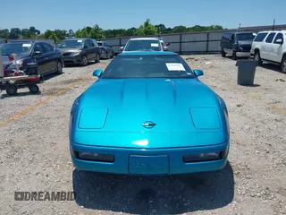 1992 Chevrolet Corvette z VIN 1G1YY23P6N5111770, wystawiony jako IAAI lot #42366542 z przebiegiem 39 505 mil mil oraz . Historia ofert i sprzedaży dostępna na DreamBid. Obrazek 12.