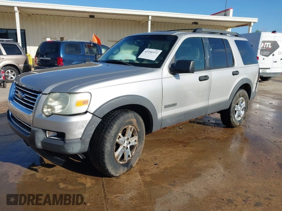 2006 Ford Explorer XLT with VIN 1FMEU73E46ZA26420, listed as a IAAI auction lot 41956971 with 282,677 mi miles. Bid and sale history available at carsss.com. Image 2.