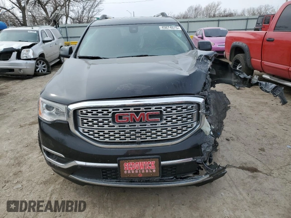 2017 GMC Acadia Denali z VIN 1GKKNXLS7HZ303577, wystawiony jako Copart lot #45674075 z przebiegiem 130 433 mil mil oraz Szkoda całkowita • Salvage title. Historia ofert i sprzedaży dostępna na DreamBid. Obrazek 5.
