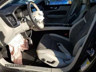 2020 Volvo V60 z VIN YV4102WK8L1039973, wystawiony jako Copart lot #37565654 z przebiegiem 28 201 mil mil oraz . Historia ofert i sprzedaży dostępna na DreamBid. Obrazek 7.