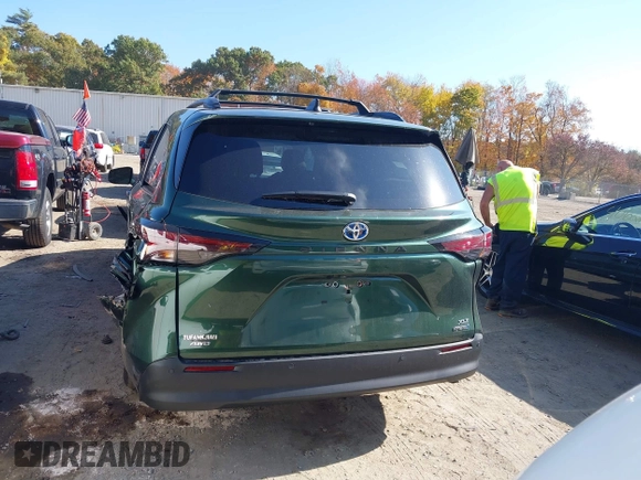 2024 Toyota Sienna XLE with VIN 5TDJSKFC2RS147426, listed as a IAAI auction lot 40587895 with 2,143 mi miles and . Bid and sale history available at DreamBid. Image 16.