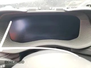 2023 Aston Martin DBX 707 z VIN SD7VUJBW2PTV06486, wystawiony jako Copart lot #55818283 z przebiegiem Nie podano mil oraz . Historia ofert i sprzedaży dostępna na DreamBid. Obrazek 9.