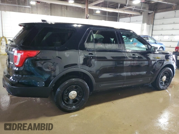 2017 Ford Police Interceptor Utility z VIN 1FM5K8AT5HGA62869, wystawiony jako Copart lot #61285845 z przebiegiem 132 057 mil mil oraz Czysty tytuł • Clean title. Historia ofert i sprzedaży dostępna na DreamBid. Obrazek 3.