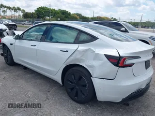 2025 Tesla Model 3 Long Range с VIN 5YJ3E1EA7SF903675, выставлен на аукционе IAAI как лот 42056122 с пробегом 2 564 миль миль и . История ставок и продаж доступна на DreamBid. Изображение 3.