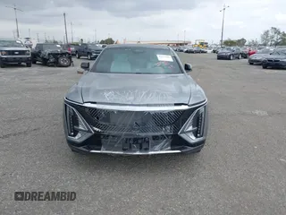 2024 Cadillac LYRIQ Luxury z VIN 1GYKPRRK6RZ104038, wystawiony jako IAAI lot #41521504 z przebiegiem Nie podano mil oraz . Historia ofert i sprzedaży dostępna na DreamBid. Obrazek 13.