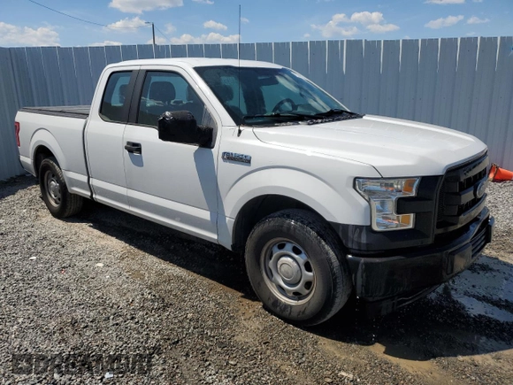 2017 Ford F-150 XL with VIN 1FTEX1C85HFB35704, listed as a Copart auction lot 50932485 with 198,870 mi miles and Clean Title. Bid and sale history available at carsss.com. Image 4.