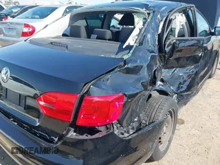 2014 Volkswagen Jetta S with VIN 3VW2K7AJ0EM389758, listed as a IAAI auction lot 42177916 with 155,160 mi miles and . Bid and sale history available at DreamBid. Image 6.