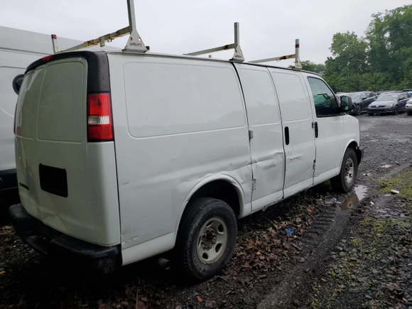 2017 Chevrolet Express Cargo с VIN 1GCWGAFF1H1225394, выставлен на аукционе Copart как лот 59502005 с пробегом 223 131 миль миль и Чистый • Clean title. История ставок и продаж доступна на DreamBid. Изображение 3.