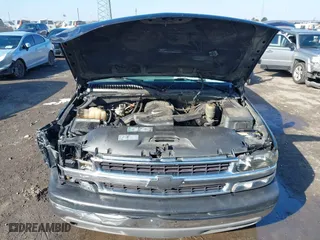 2002 Chevrolet Tahoe LT with VIN 1GNEC13Z02R203361, listed as a IAAI auction lot 41580885 with 349,050 mi miles. Bid and sale history available at carsss.com. Image 10.