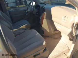 2002 Chrysler Town & Country LX with VIN 2C4GP44342R619909, listed as a IAAI auction lot 41628270 with 194,205 mi miles. Bid and sale history available at carsss.com. Image 5.