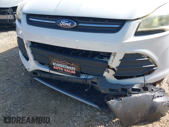 2013 Ford Escape SE with VIN 1FMCU0GX2DUB60296, listed as a IAAI auction lot 41955131 with 144,762 mi miles. Bid and sale history available at carsss.com. Image 6.