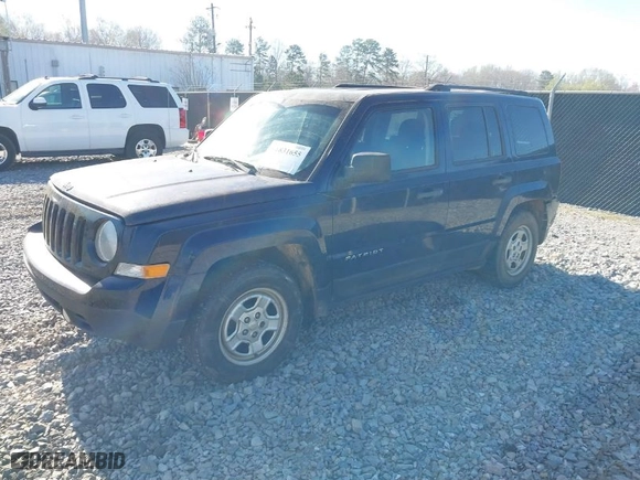 2016 Jeep Patriot Sport with VIN 1C4NJPBA5GD628639, listed as a IAAI auction lot 41831655 with 210,187 mi miles. Bid and sale history available at carsss.com. Image 2.