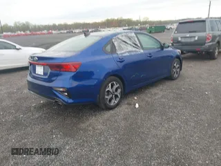 2019 Kia Forte LXS z VIN 3KPF24AD6KE041448, wystawiony jako IAAI lot #42035571 z przebiegiem 128 536 mil mil oraz . Historia ofert i sprzedaży dostępna na DreamBid. Obrazek 4.