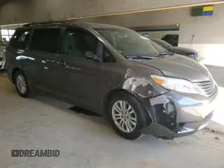 2015 Toyota Sienna XLE z VIN 5TDYK3DC5FS577227, wystawiony jako Copart lot #41766745 z przebiegiem 261 917 mil mil oraz Szkoda całkowita • Salvage title. Historia ofert i sprzedaży dostępna na DreamBid. Obrazek 4.