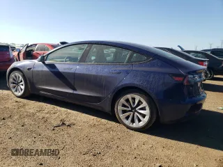 2022 Tesla Model 3 z VIN 5YJ3E1EA4NF304558, wystawiony jako Copart lot #57415935 z przebiegiem 101 771 mil mil oraz Czysty tytuł • Clean title. Historia ofert i sprzedaży dostępna na DreamBid. Obrazek 2.