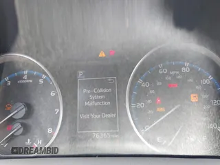 2018 Toyota RAV4 XLE z VIN 2T3WFREVXJW491725, wystawiony jako IAAI lot #42216365 z przebiegiem 76 365 mil mil oraz . Historia ofert i sprzedaży dostępna na DreamBid. Obrazek 7.