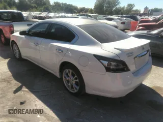 2014 Nissan Maxima SV z VIN 1N4AA5APXEC482563, wystawiony jako IAAI lot #34583717 z przebiegiem 140 760 mil mil oraz . Historia ofert i sprzedaży dostępna na DreamBid. Obrazek 3.