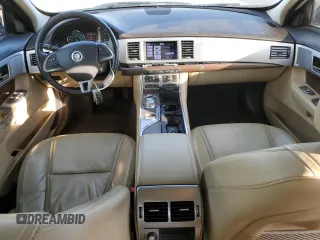 2012 Jaguar XF z VIN SAJWA0FB5CLS58499, wystawiony jako Copart lot #42300995 z przebiegiem 146 214 mil mil oraz Szkoda całkowita • Salvage title. Historia ofert i sprzedaży dostępna na DreamBid. Obrazek 8.