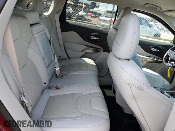 2019 Jeep Cherokee Limited with VIN 1C4PJMDX3KD305174, listed as a Copart auction lot 67926194 with 49,101 mi miles and Salvage title. Bid and sale history available at DreamBid. Image 12.