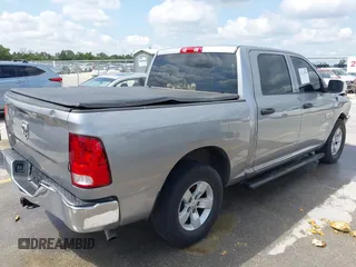 2019 Ram 1500 Tradesman z VIN 3C6RR6KG0KG705946, wystawiony jako IAAI lot #42217999 z przebiegiem 99 460 mil mil oraz . Historia ofert i sprzedaży dostępna na DreamBid. Obrazek 4.