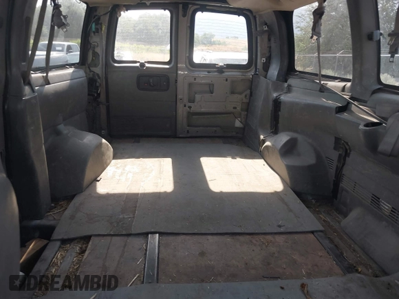 2005 Chevrolet Express Passenger with VIN 1GAHG35U151169241, listed as a IAAI auction lot 42586648 with 385,258 mi miles and . Bid and sale history available at DreamBid. Image 8.