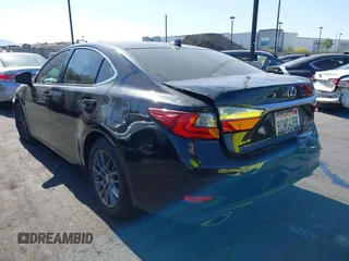 2018 Lexus ES 350 z VIN 58ABK1GGXJU098576, wystawiony jako IAAI lot #42268560 z przebiegiem 116 378 mil mil oraz . Historia ofert i sprzedaży dostępna na DreamBid. Obrazek 3.