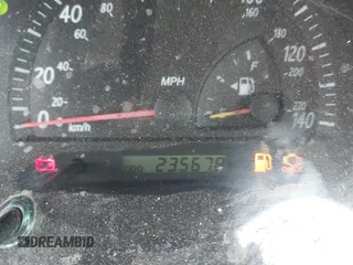 2002 Toyota Camry LE z VIN JTDBE32K720119418, wystawiony jako IAAI lot #42360721 z przebiegiem 235 678 mil mil oraz . Historia ofert i sprzedaży dostępna na DreamBid. Obrazek 7.