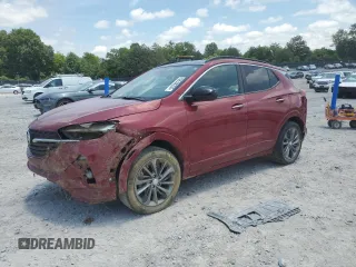 2021 Buick Encore GX Select z VIN KL4MMESL6MB040355, wystawiony jako Copart lot #62639255 z przebiegiem 85 581 mil mil oraz Szkoda całkowita • Salvage title. Historia ofert i sprzedaży dostępna na DreamBid. Obrazek 1.