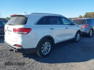 2016 Kia Sorento LX with VIN 5XYPGDA50GG136693, listed as a IAAI auction lot 40649800 with 67,281 mi miles. Bid and sale history available at carsss.com. Image 4.