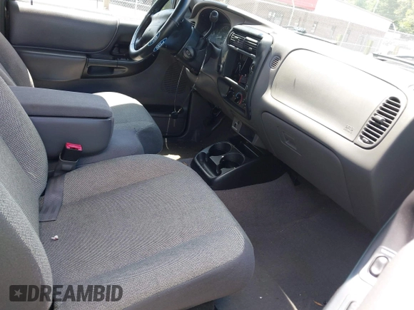2000 Ford Ranger XL z VIN 1FTYR14V9YTA24442, wystawiony jako IAAI lot #42240524 z przebiegiem 152 668 mil mil oraz . Historia ofert i sprzedaży dostępna na DreamBid. Obrazek 5.