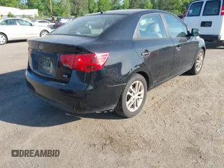 2011 Kia Forte EX with VIN KNAFU4A27B5332784, listed as a IAAI auction lot 42152645 with 237,077 mi miles. Bid and sale history available at carsss.com. Image 4.