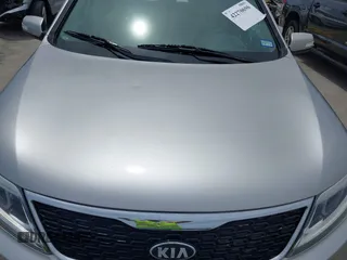 2014 Kia Sorento LX z VIN 5XYKT4A7XEG460996, wystawiony jako IAAI lot #42270696 z przebiegiem 105 677 mil mil oraz . Historia ofert i sprzedaży dostępna na DreamBid. Obrazek 6.