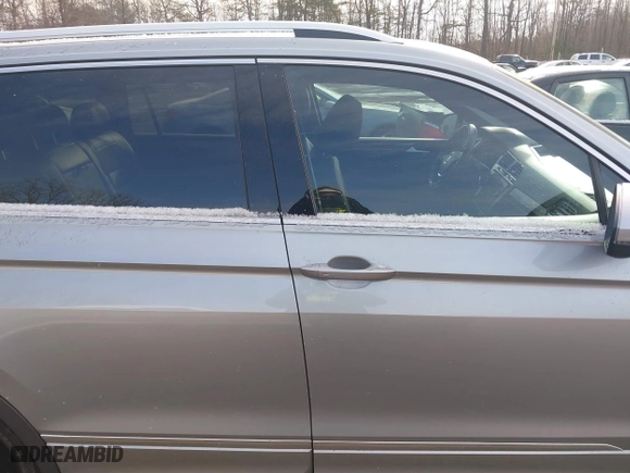 2019 Volkswagen Tiguan SEL Premium with VIN 3VV4B7AX3KM175019, listed as a IAAI auction lot 41374333 with 95,722 mi miles. Bid and sale history available at carsss.com. Image 13.