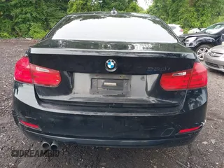2015 BMW 3 Series 328i z VIN WBA3A5G51FNS91691, wystawiony jako IAAI lot #42619464 z przebiegiem 156 189 mil mil oraz . Historia ofert i sprzedaży dostępna na DreamBid. Obrazek 16.